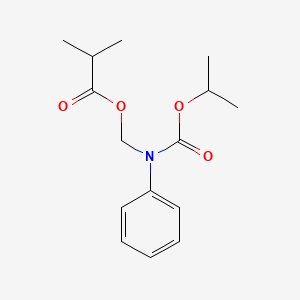 molecular formula C15H21NO4 B8041785 (N-propan-2-yloxycarbonylanilino)methyl 2-methylpropanoate 