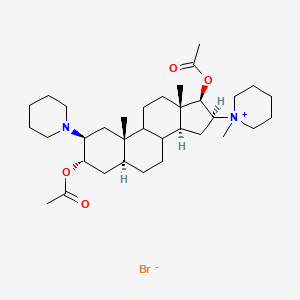 molecular formula C34H57BrN2O4 B8052329 1-((2S,3S,5S,10S,13S,14S,16S,17R)-3,17-diacetoxy-10,13-dimethyl-2-(piperidin-1-yl)hexadecahydro-1H-cyclopenta[a]phenanthren-16-yl)-1-methylpiperidin-1-ium bromide 