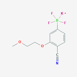molecular formula C10H10BF3KNO2 B8055765 Potassium [4-cyano-3-(2-methoxyethoxy)phenyl]trifluoroboranuide 