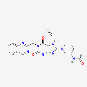 molecular formula C26H28N8O3 B8056796 N-[1-[7-But-2-ynyl-3-methyl-1-[(4-methylquinazolin-2-yl)methyl]-2,6-dioxopurin-8-yl]piperidin-3-yl]formamide 