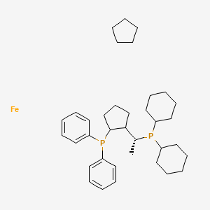 molecular formula C36H54FeP2 B8063421 (R)-1-[(1S)-2-(二苯基膦基)二茂铁基]乙基二环己基膦 