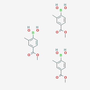 molecular formula C27H33B3O12 B8065496 Tris([4-(methoxycarbonyl)-2-methylphenyl]boronic acid) 