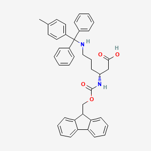 (3R)-3-(9H-fluoren-9-ylmethoxycarbonylamino)-6-[[(4-methylphenyl)-diphenylmethyl]amino]hexanoic acid