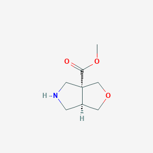 molecular formula C8H13NO3 B8072727 methyl (3aR,6aR)-hexahydro-1H-furo[3,4-c]pyrrole-3a-carboxylate 