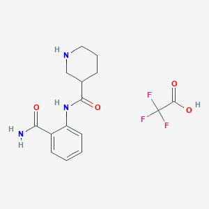 molecular formula C15H18F3N3O4 B8073352 N-(2-carbamoylphenyl)piperidine-3-carboxamide;2,2,2-trifluoroacetic acid 