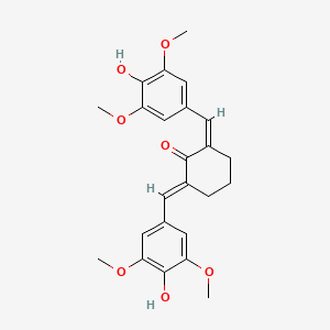molecular formula C24H26O7 B8073545 (2E,6Z)-2,6-bis[(4-hydroxy-3,5-dimethoxyphenyl)methylidene]cyclohexan-1-one 