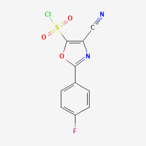 molecular formula C10H4ClFN2O3S B8073662 4-Cyano-2-(4-fluorophenyl)-1,3-oxazole-5-sulfonyl chloride 