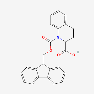 molecular formula C25H21NO4 B8074548 1-(((9H-Fluoren-9-yl)methoxy)carbonyl)-1,2,3,4-tetrahydroquinoline-2-carboxylic acid 
