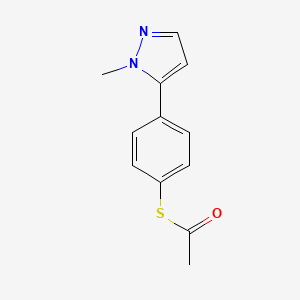 molecular formula C12H12N2OS B8075097 S-[4-(2-Methylpyrazol-3-yl)phenyl] ethanethioate 