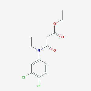 molecular formula C13H15Cl2NO3 B8079857 Ethyl 3-((3,4-dichlorophenyl)(ethyl)amino)-3-oxopropanoate 