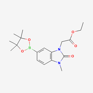 molecular formula C18H25BN2O5 B8081602 Ethyl 2-(3-methyl-2-oxo-6-(4,4,5,5-tetramethyl-1,3,2-dioxaborolan-2-yl)-2,3-dihydro-1H-benzo[d]imidazol-1-yl)acetate 