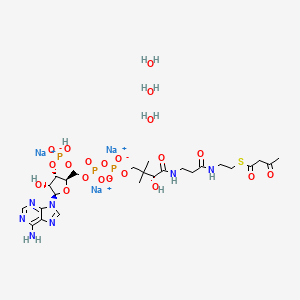 molecular formula C25H43N7Na3O21P3S B8083139 Sodium (2R,3S,4R,5R)-5-(6-amino-9H-purin-9-yl)-4-hydroxy-2-(((((((R)-3-hydroxy-2,2-dimethyl-4-oxo-4-((3-oxo-3-((2-((3-oxobutanoyl)thio)ethyl)amino)propyl)amino)butoxy)oxidophosphoryl)oxy)oxidophosphoryl)oxy)methyl)tetrahydrofuran-3-yl hydrogenphosphate trihydrate 