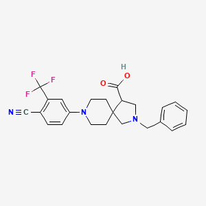 molecular formula C24H24F3N3O2 B8085034 2-Benzyl-8-[4-cyano-3-(trifluoromethyl)phenyl]-2,8-diazaspiro[4.5]decane-4-carboxylic acid 