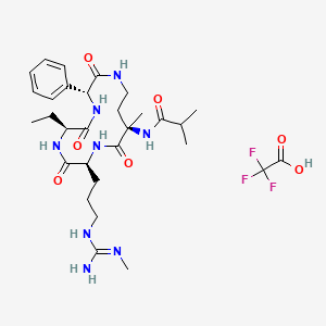 molecular formula C30H45F3N8O7 B8085399 N-[(3R,6S,9S,12R)-6-ethyl-12-methyl-9-[3-[(N'-methylcarbamimidoyl)amino]propyl]-2,5,8,11-tetraoxo-3-phenyl-1,4,7,10-tetrazacyclotetradec-12-yl]-2-methylpropanamide;2,2,2-trifluoroacetic acid 