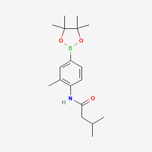 molecular formula C18H28BNO3 B8085563 3-methyl-N-[2-methyl-4-(tetramethyl-1,3,2-dioxaborolan-2-yl)phenyl]butanamide 