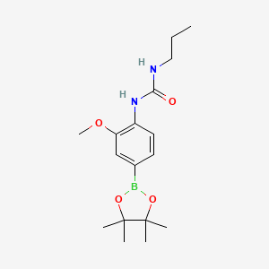 molecular formula C17H27BN2O4 B8085813 1-(2-Methoxy-4-(4,4,5,5-tetramethyl-1,3,2-dioxaborolan-2-yl)phenyl)-3-propylurea 