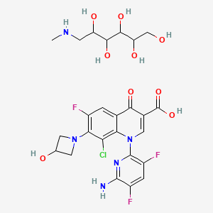 molecular formula C25H29ClF3N5O9 B8086281 1-(6-amino-3,5-difluoropyridin-2-yl)-8-chloro-6-fluoro-7-(3-hydroxyazetidin-1-yl)-4-oxoquinoline-3-carboxylic acid;(2R,3R,4R,5S)-6-(methylamino)hexane-1,2,3,4,5-pentol 