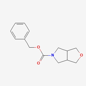 molecular formula C14H17NO3 B8087479 Phenylmethyl tetrahydro-1H-furo[3,4-c]pyrrole-5(3H)-carboxylate 