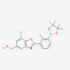 molecular formula C21H23BClNO4 B8090296 (7-Chloro-2-(2-methyl-3-(4,4,5,5-tetramethyl-1,3,2-dioxaborolan-2-yl)phenyl)benzo[d]oxazol-5-yl)methanol 