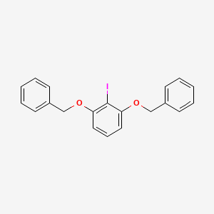 molecular formula C20H17IO2 B8091848 (((2-Iodo-1,3-phenylene)bis(oxy))bis(methylene))dibenzene 