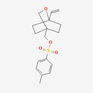 molecular formula C17H22O4S B8092074 (1-Vinyl-2-oxabicyclo[2.2.2]octan-4-yl)methyl 4-methylbenzenesulfonate 