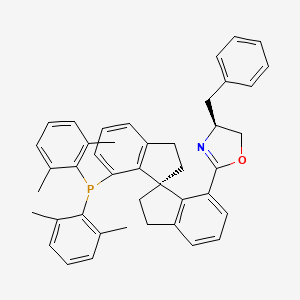 molecular formula C43H42NOP B8092102 [(3S)-4-[(4S)-4-benzyl-4,5-dihydro-1,3-oxazol-2-yl]-3,3'-spirobi[1,2-dihydroindene]-4'-yl]-bis(2,6-dimethylphenyl)phosphane 