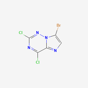 molecular formula C5HBrCl2N4 B8092289 7-Bromo-2,4-dichloroimidazo[2,1-f][1,2,4]triazine 