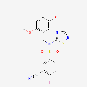 molecular formula C18H15FN4O4S2 B8092876 3-Cyano-N-(2,5-dimethoxybenzyl)-4-fluoro-N-(1,2,4-thiadiazol-5-yl)benzenesulfonamide 