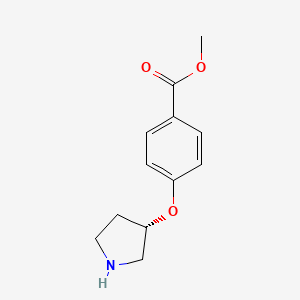 molecular formula C12H15NO3 B8095481 Methyl 4-[(S)-3-pyrrolidinyloxy]benzoate HCl 