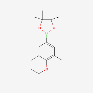 molecular formula C17H27BO3 B8096637 4,4,5,5-Tetramethyl-2-(3,5-dimethyl-4-propan-2-yloxy-phenyl)-1,3,2-dioxaborolane 