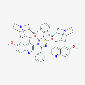 molecular formula C56H56N6O4 B8101849 4-[(5-Ethenyl-1-azabicyclo[2.2.2]octan-2-yl)-[6-[(5-ethenyl-1-azabicyclo[2.2.2]octan-2-yl)-(6-methoxyquinolin-4-yl)methoxy]-2,5-diphenylpyrimidin-4-yl]oxymethyl]-6-methoxyquinoline 