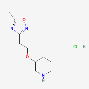 molecular formula C10H18ClN3O2 B8102847 5-Methyl-3-(2-piperidin-3-yloxyethyl)-1,2,4-oxadiazole;hydrochloride 