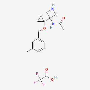 molecular formula C18H23F3N2O4 B8102860 N-[3-[1-[(3-methylphenyl)methoxy]cyclopropyl]azetidin-3-yl]acetamide;2,2,2-trifluoroacetic acid 