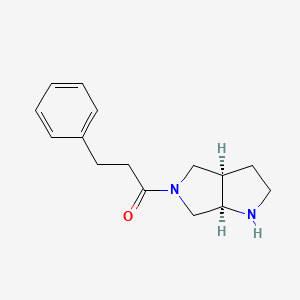 molecular formula C15H20N2O B8107834 1-(cis-Hexahydropyrrolo[3,4-b]pyrrol-5(1H)-yl)-3-phenylpropan-1-one 