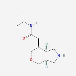 molecular formula C12H22N2O2 B8108525 N-isopropyl-2-((3aR,7S,7aS)-octahydropyrano[3,4-c]pyrrol-7-yl)acetamide 