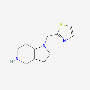 molecular formula C11H17N3S B8108917 2-((Octahydro-1H-pyrrolo[3,2-c]pyridin-1-yl)methyl)thiazole 