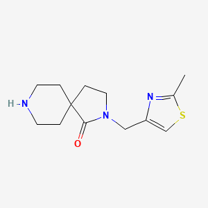 molecular formula C13H19N3OS B8111042 2-((2-Methylthiazol-4-yl)methyl)-2,8-diazaspiro[4.5]decan-1-one 