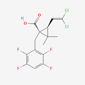 molecular formula C15H12Cl2F4O2 B8111836 (1R,3S)-3-(2,2-dichloroethenyl)-2,2-dimethyl-1-[(2,3,5,6-tetrafluorophenyl)methyl]cyclopropane-1-carboxylic acid 