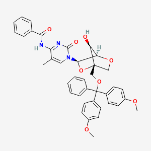 N-(1-((1R,3R,4R,7S)-1-((Bis(4-methoxyphenyl)(phenyl)methoxy)methyl)-7-hydroxy-2,5-dioxabicyclo[2.2.1]heptan-3-yl)-5-methyl-2-oxo-1,2-dihydropyrimidin-4-yl)benzamide