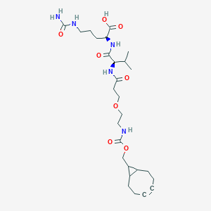molecular formula C27H43N5O8 B8114159 (2S)-2-[[(2R)-2-[3-[2-(9-bicyclo[6.1.0]non-4-ynylmethoxycarbonylamino)ethoxy]propanoylamino]-3-methylbutanoyl]amino]-5-(carbamoylamino)pentanoic acid 