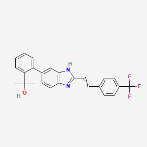 molecular formula C25H21F3N2O B8114629 2-[2-[2-[2-[4-(trifluoromethyl)phenyl]ethenyl]-3H-benzimidazol-5-yl]phenyl]propan-2-ol 