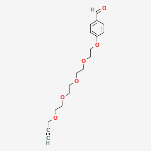 molecular formula C18H24O6 B8114732 4-[2-[2-[2-(2-Prop-2-ynoxyethoxy)ethoxy]ethoxy]ethoxy]benzaldehyde 