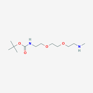 molecular formula C12H26N2O4 B8116809 tert-Butyl (2-(2-(2-(methylamino)ethoxy)ethoxy)ethyl)carbamate 