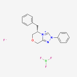 molecular formula C18H18BF4N3O B8117065 (S)-5-Benzyl-2-phenyl-5,6-dihydro-8H-[1,2,4]triazolo[3,4-c][1,4]oxazin-2-ium tetrafluoroborate 