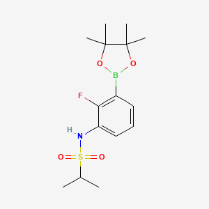 molecular formula C15H23BFNO4S B8128178 N-(2-Fluoro-3-(4,4,5,5-tetramethyl-1,3,2-dioxaborolan-2-yl)phenyl)propane-2-sulfonamide 