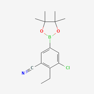 molecular formula C15H19BClNO2 B8129728 3-Chloro-2-ethyl-5-(4,4,5,5-tetramethyl-1,3,2-dioxaborolan-2-yl)benzonitrile 