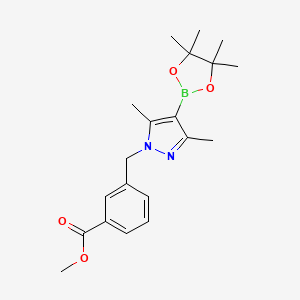 molecular formula C20H27BN2O4 B8130175 3-[3,5-Dimethyl-4-(4,4,5,5-tetramethyl-[1,3,2]dioxaborolan-2-yl)-pyrazol-1-ylmethyl]-benzoic acid methyl ester 