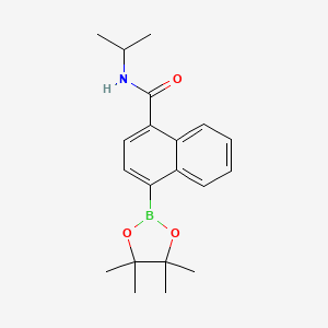 molecular formula C20H26BNO3 B8130231 4-(4,4,5,5-Tetramethyl-[1,3,2]dioxaborolan-2-yl)-naphthalene-1-carboxylic acid isopropylamide 