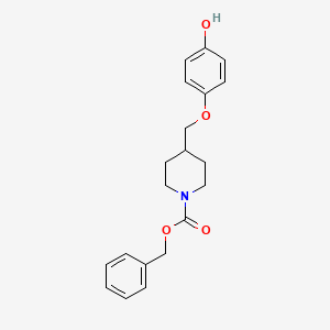molecular formula C20H23NO4 B8131013 Benzyl 4-((4-hydroxyphenoxy)methyl)piperidine-1-carboxylate 
