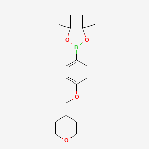molecular formula C18H27BO4 B8131370 4-[4-(4,4,5,5-Tetramethyl-[1,3,2]dioxaborolan-2-yl)-phenoxymethyl]-tetrahydro-pyran 